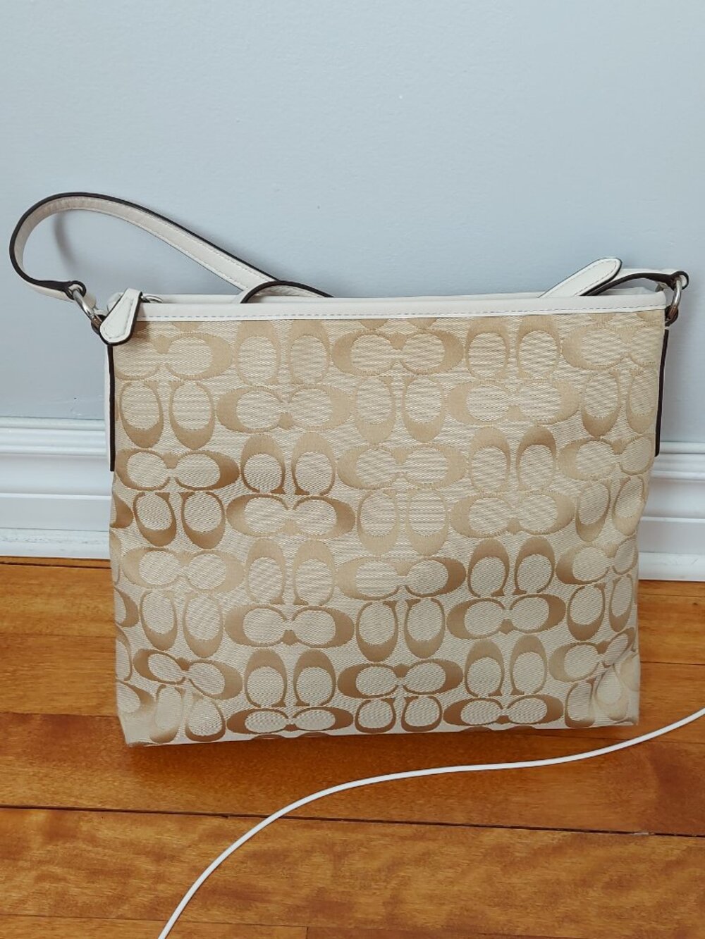 Coach F29210 Crossbody Beige Bag - Picture 2 of 4